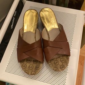Michael by Michael Kors platform leather logo slides